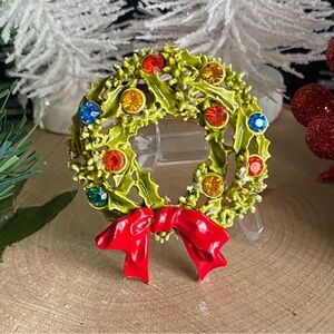 VTG- ART- Sparkling Enamled Holiday Wreath Brooch- 1960s